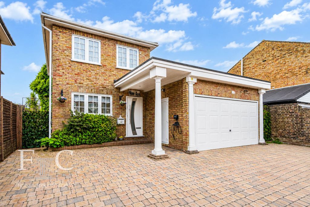Property photo 1 of 22 16160403-72B5-4c5B-9Dfb-280B07c30Ae9