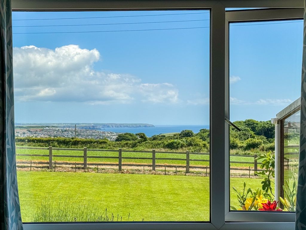 Property photo 2 of 23 5425136