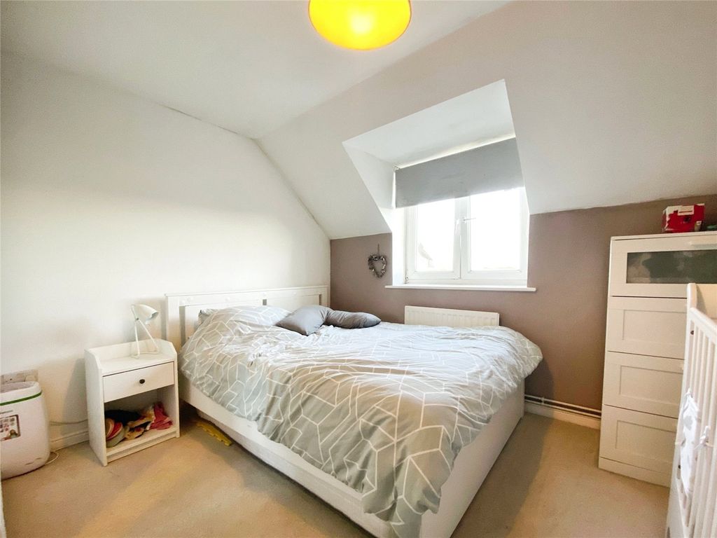 Property photo 3 of 7 Double Bedroom