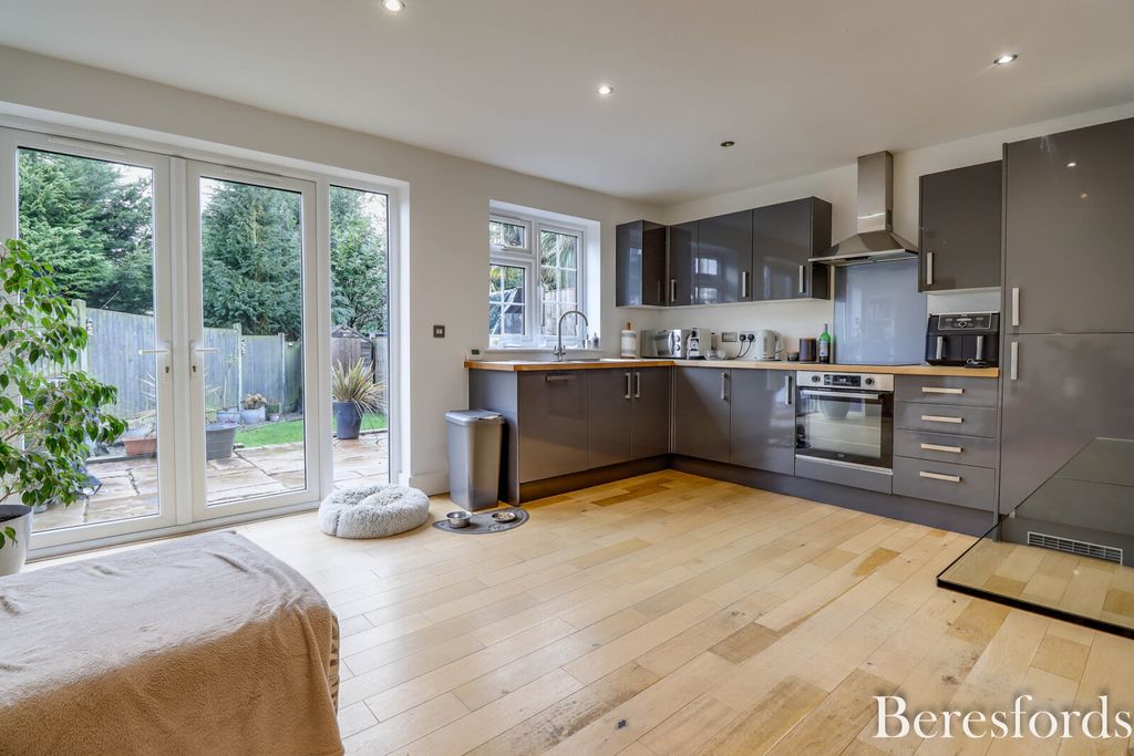 Property photo 2 of 29 Picture No. 61