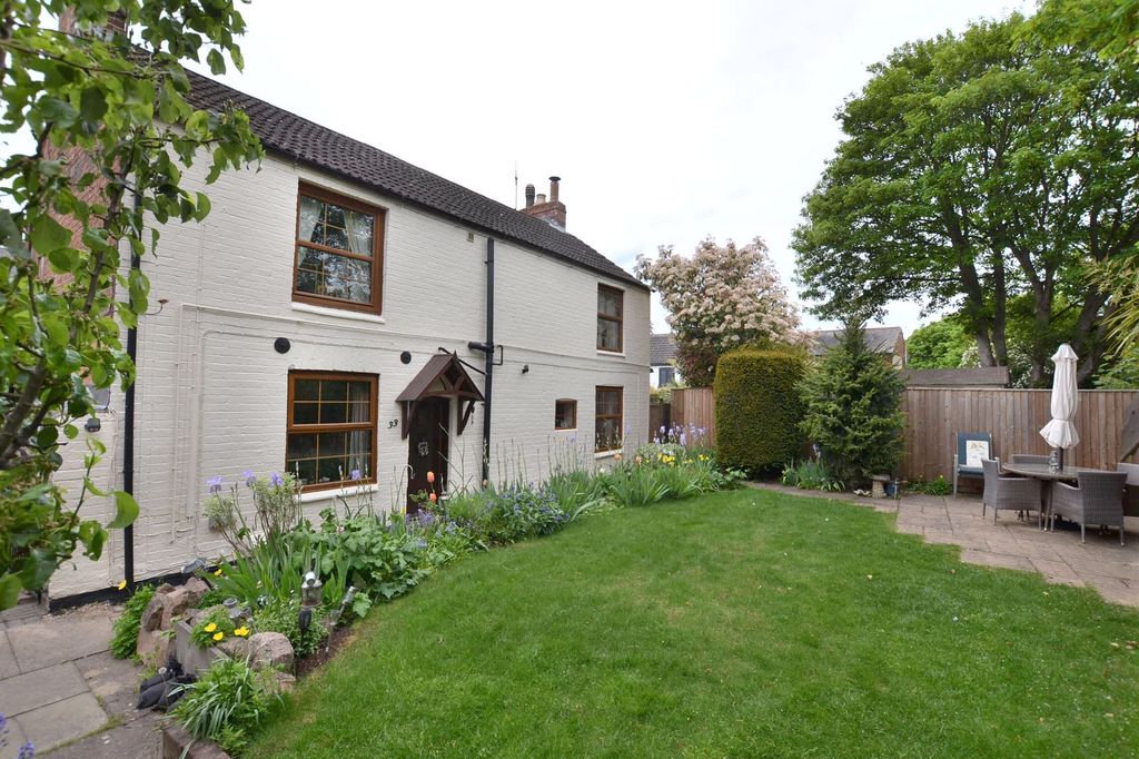 Property photo 1 of 27