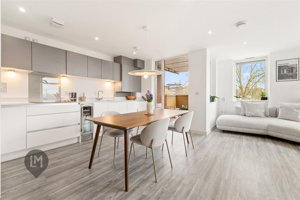 Property photo 1 of 6 Living/Dining/Kitchen