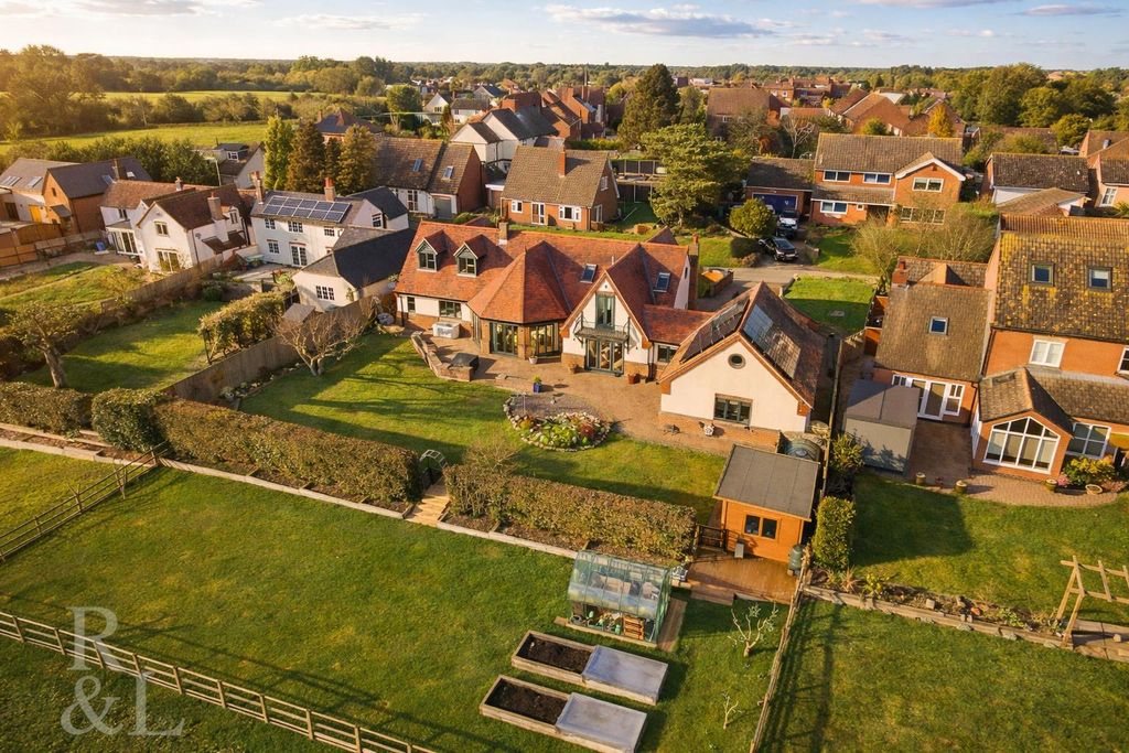 Property photo 3 of 42 c73d1Abe-E9B0-4620-985F-A04Cb146481F.Png