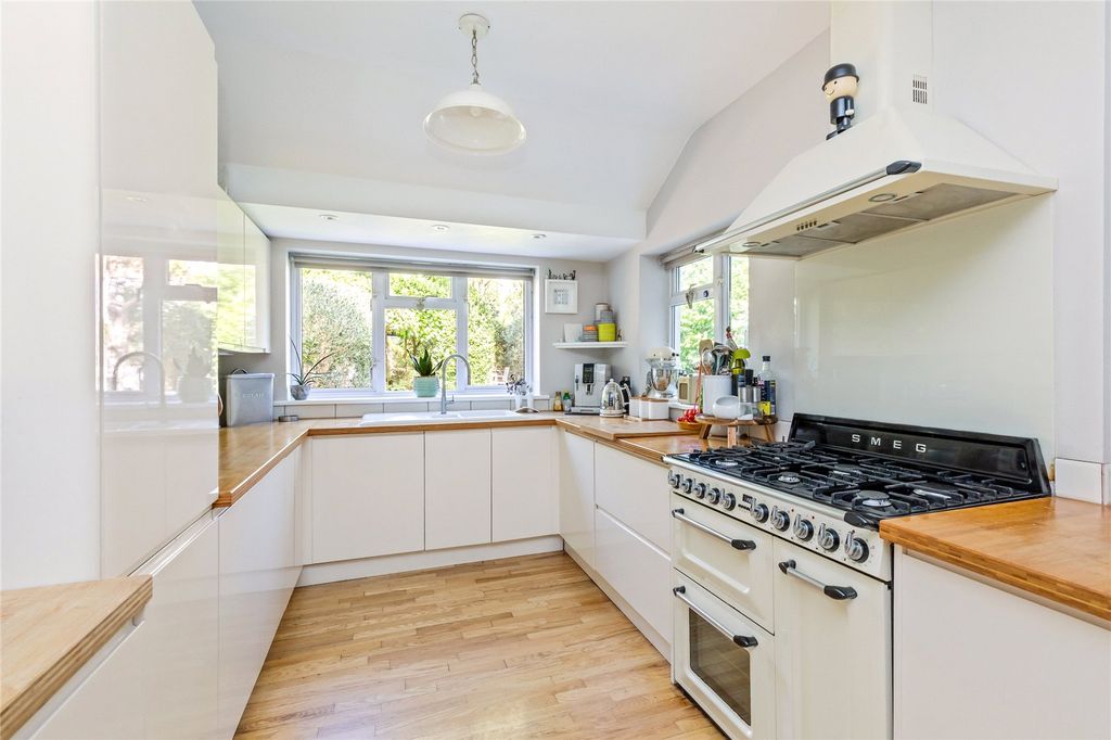 Property photo 2 of 22 Picture No. 69
