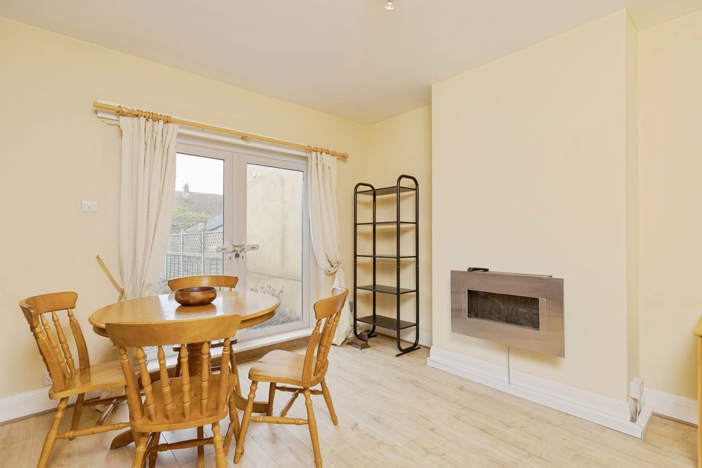 Property photo 3 of 17 Dining