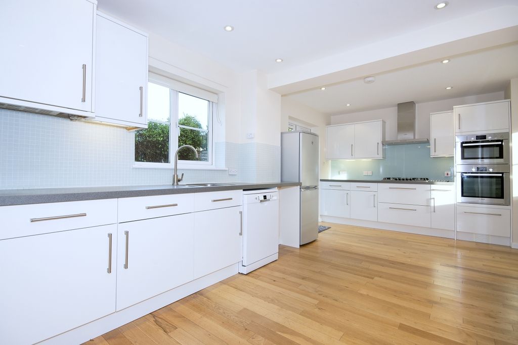 Property photo 2 of 9 Image (106)