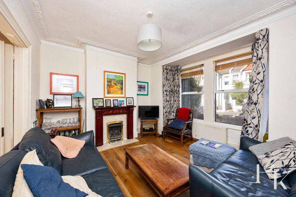 Property photo 3 of 18