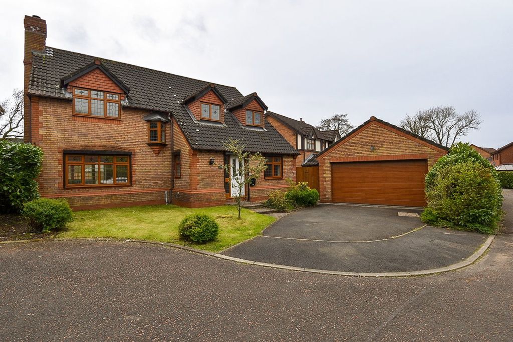 Property photo 1 of 28