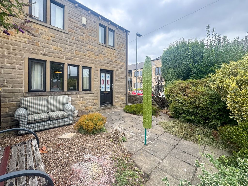 Property photo 3 of 12