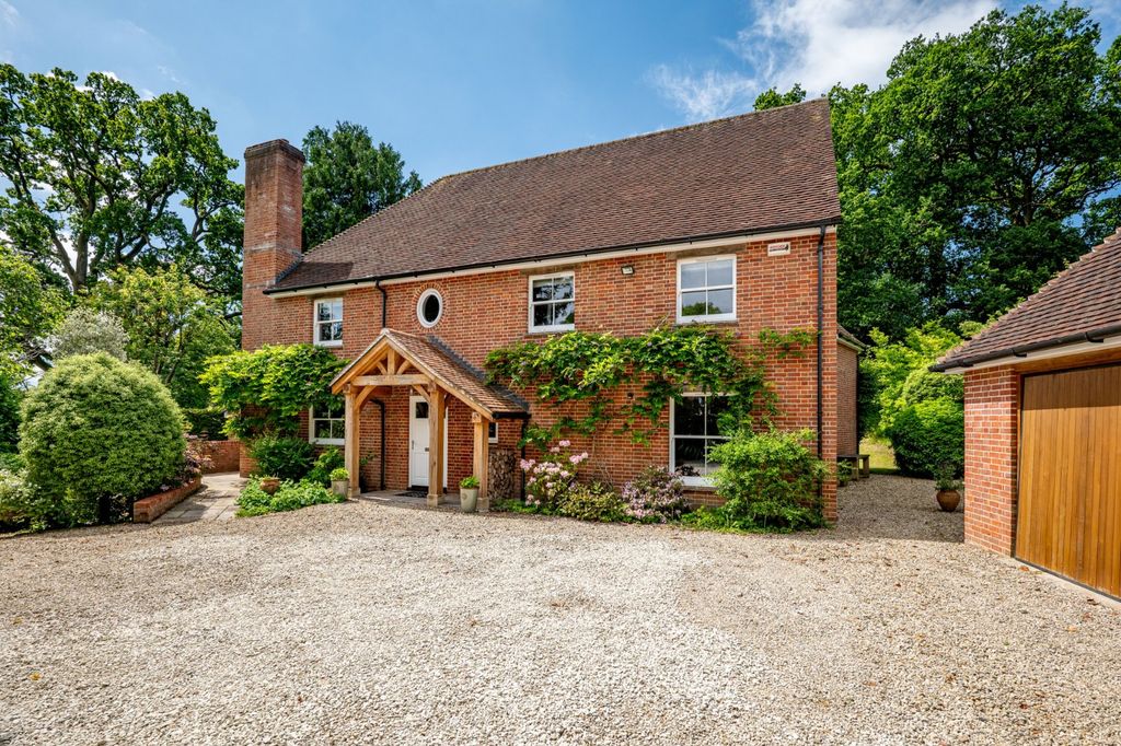 Property photo 1 of 18 Oak House