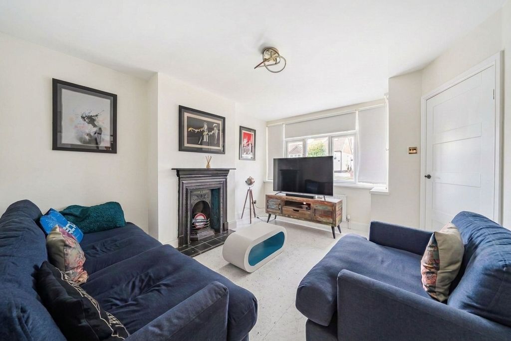 Property photo 2 of 12