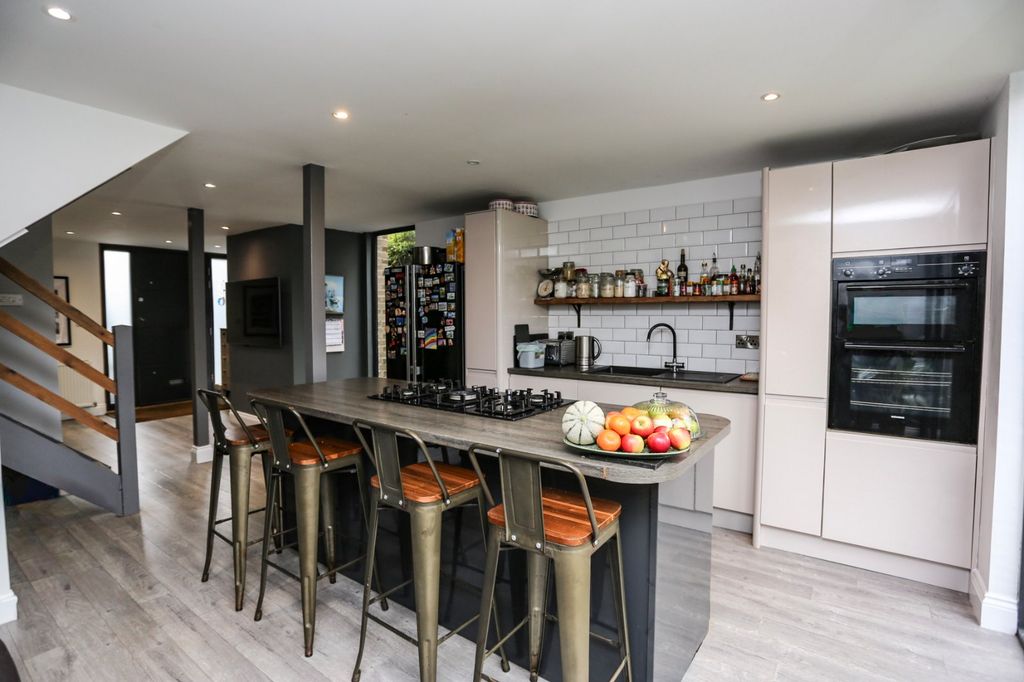 Property photo 2 of 21 Picture No. 04