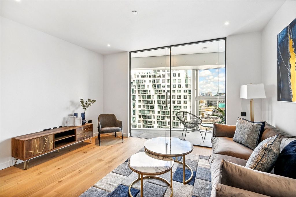 Property photo 1 of 13 Living Room