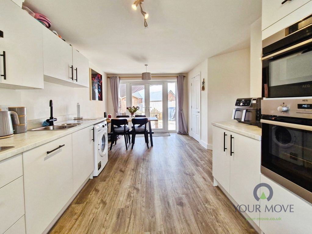 Property photo 2 of 22 Kitchen/Diner