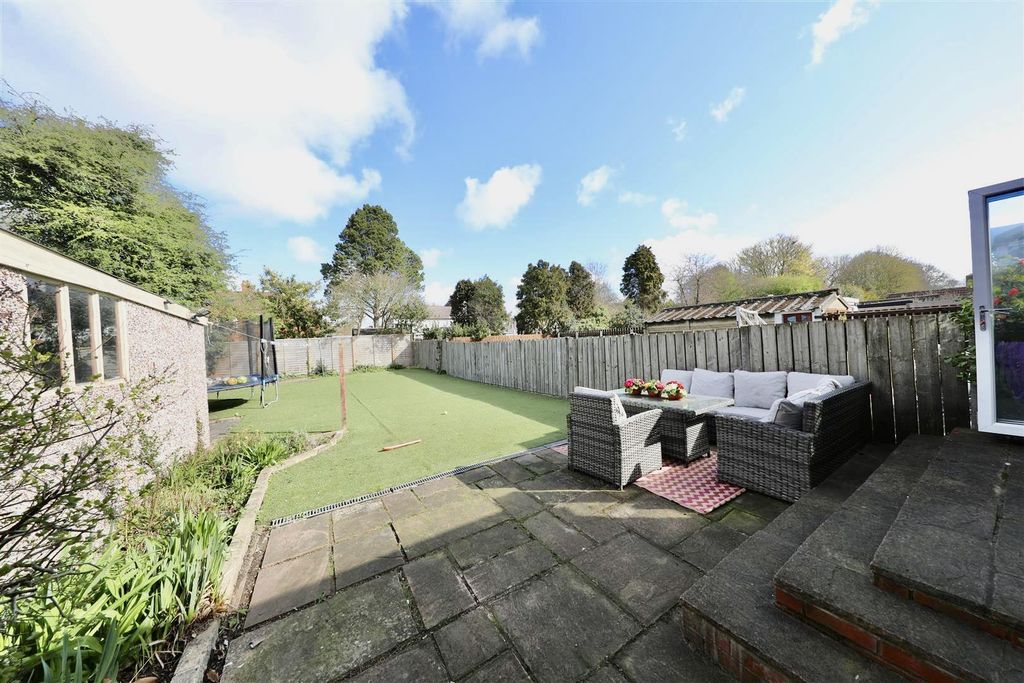 Property photo 3 of 27 Outside