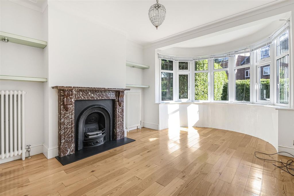 Property photo 3 of 25