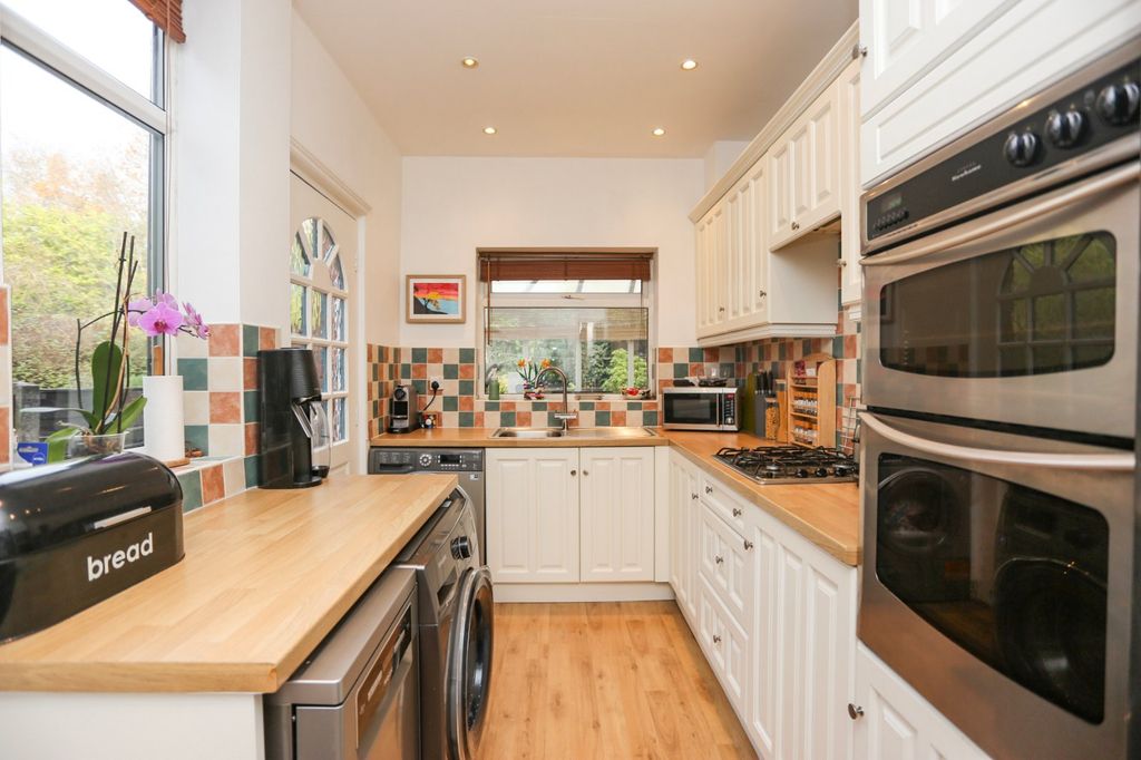 Property photo 2 of 15 Picture No. 12