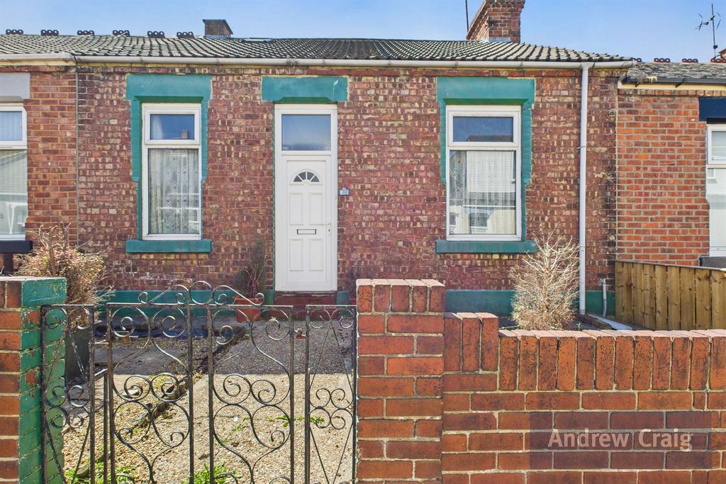 Property photo 1 of 15 (Main)