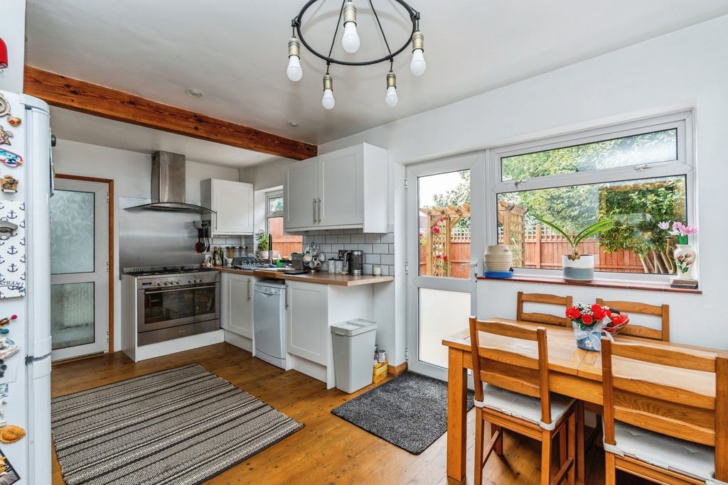 Property photo 3 of 20 Pbox-Img.Jpg