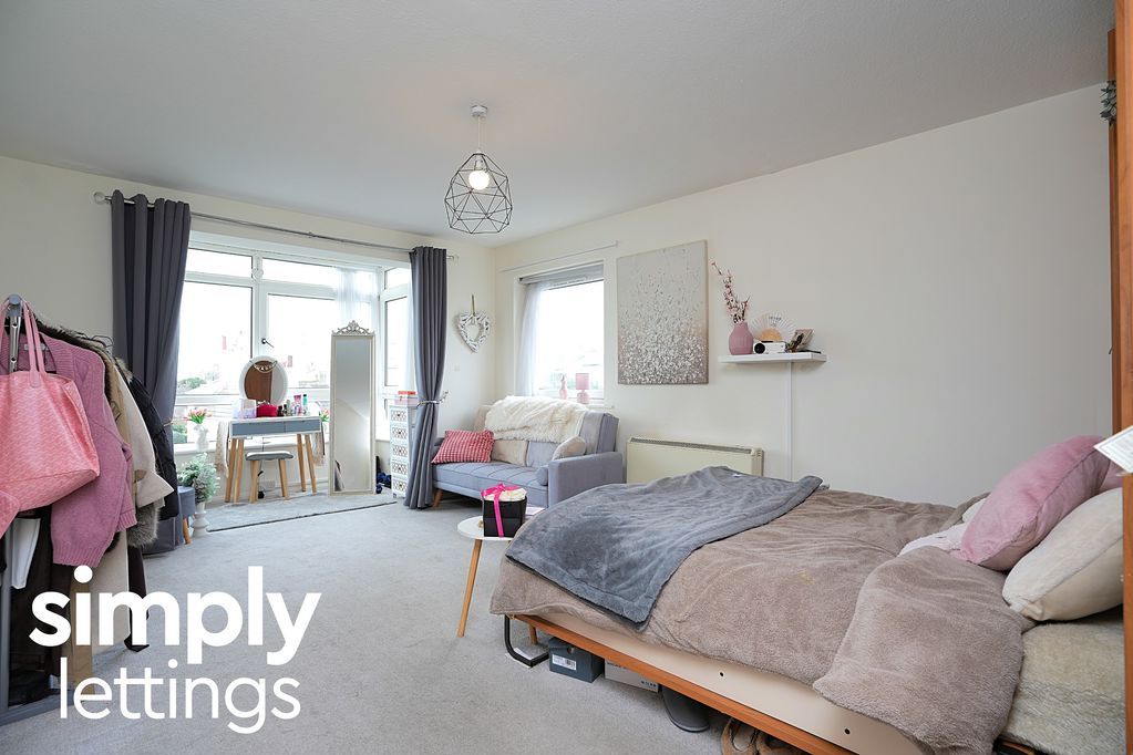 Property photo 2 of 8 Photo 1