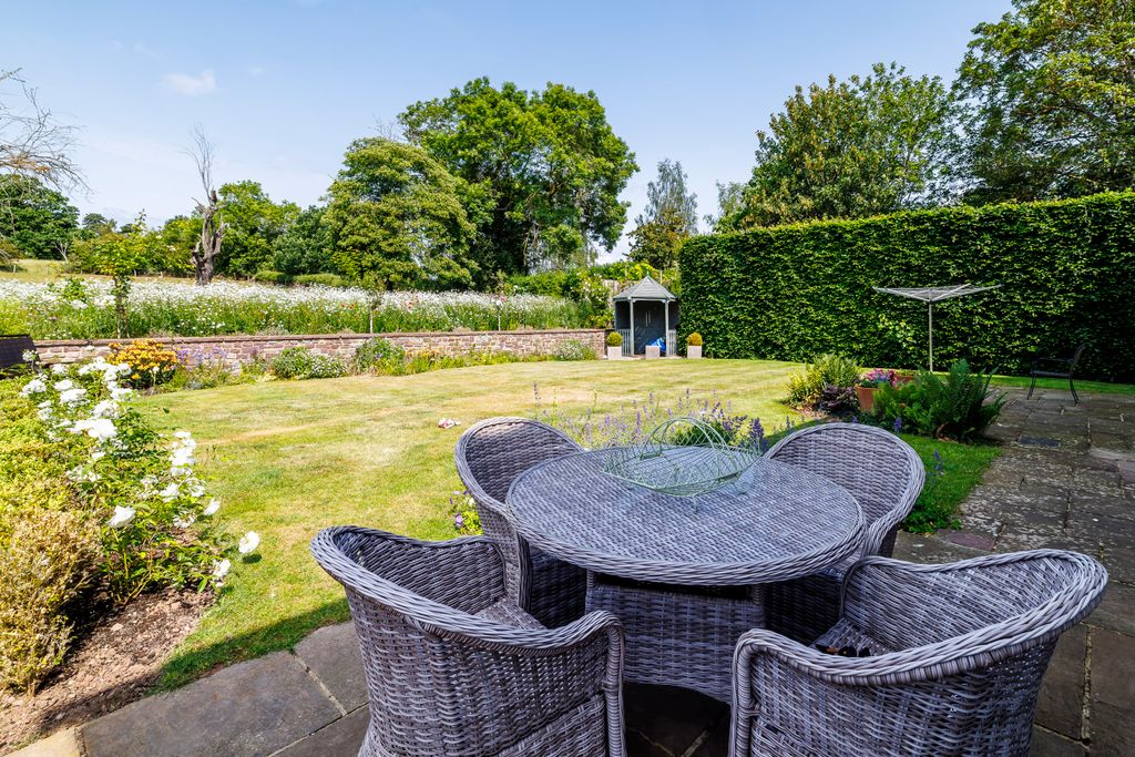 Property photo 3 of 21 Picture No. 01