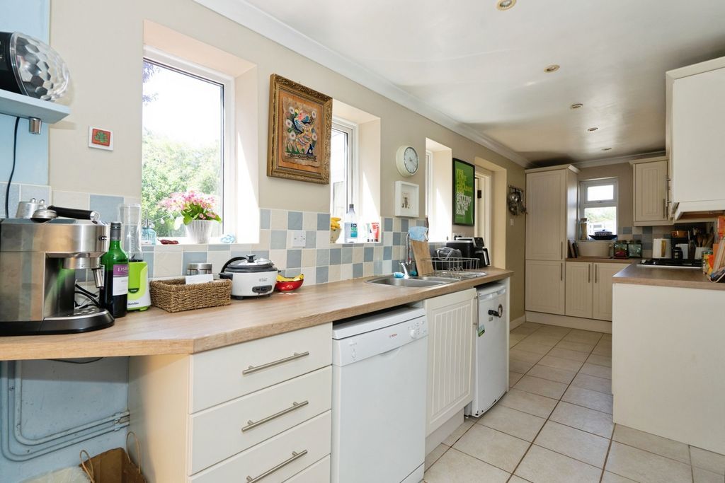 Property photo 3 of 16 Photo