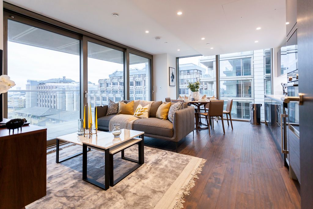 Property photo 1 of 15 Bright