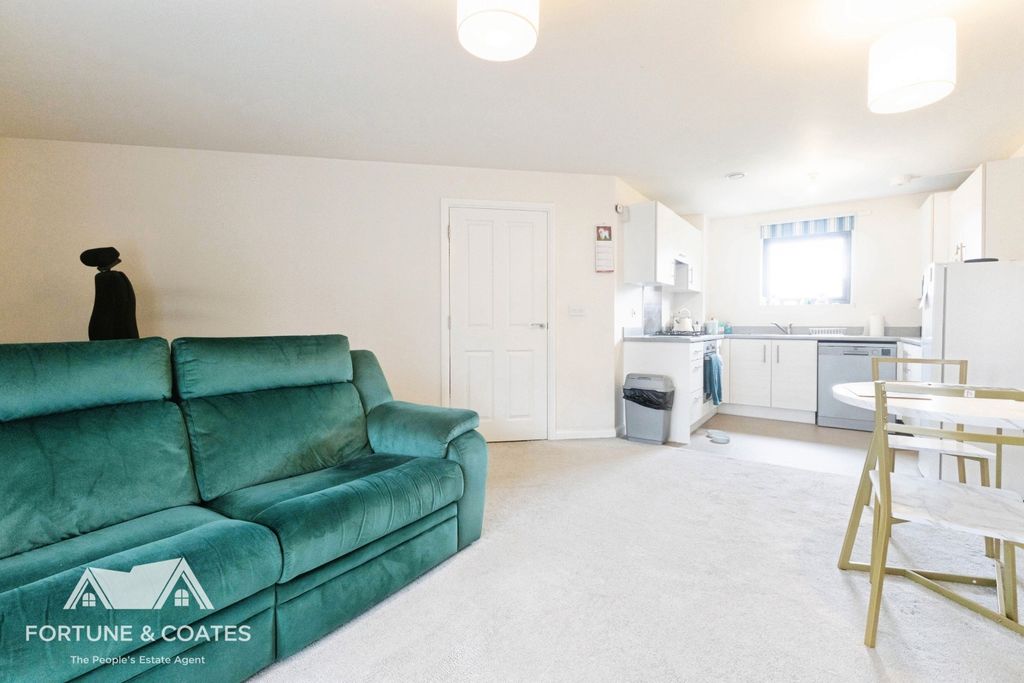 Property photo 3 of 9 Pbox-Img.Jpg