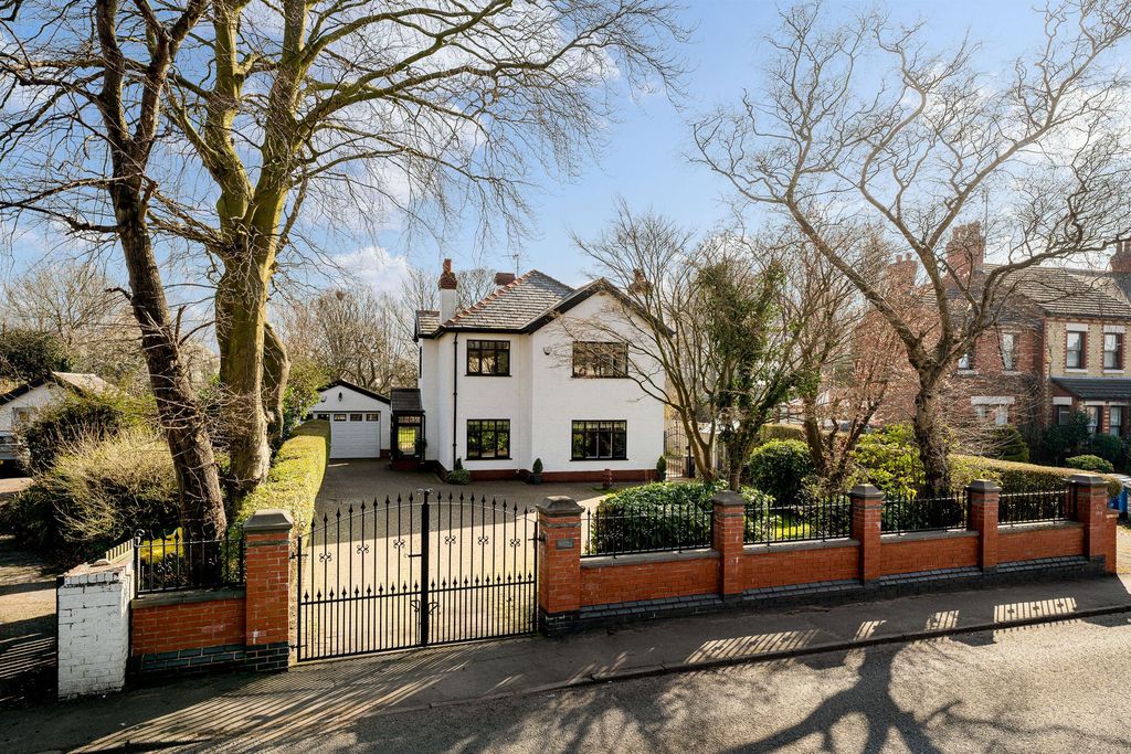 Property photo 1 of 52