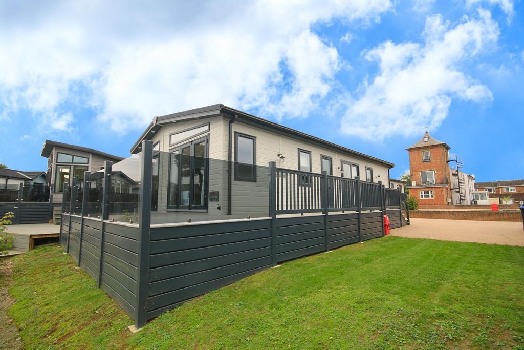 Property photo 1 of 19 Front1 (10).Jpg