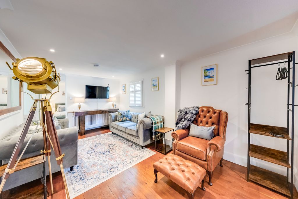 Property photo 2 of 43 A7S06540Hdr