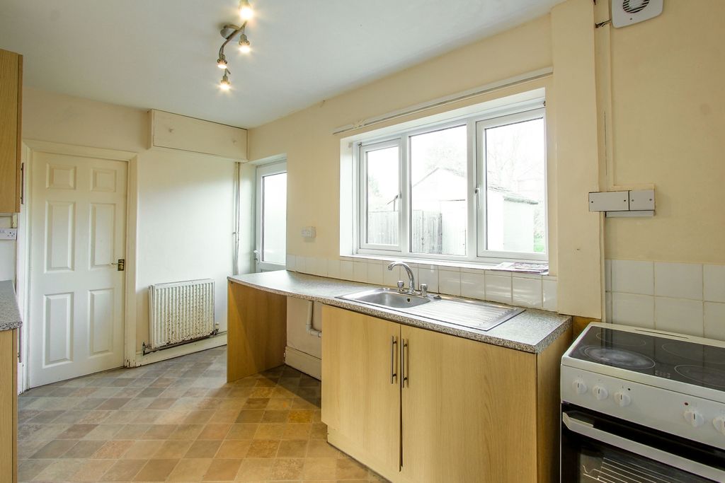 Property photo 3 of 14 Kitchen