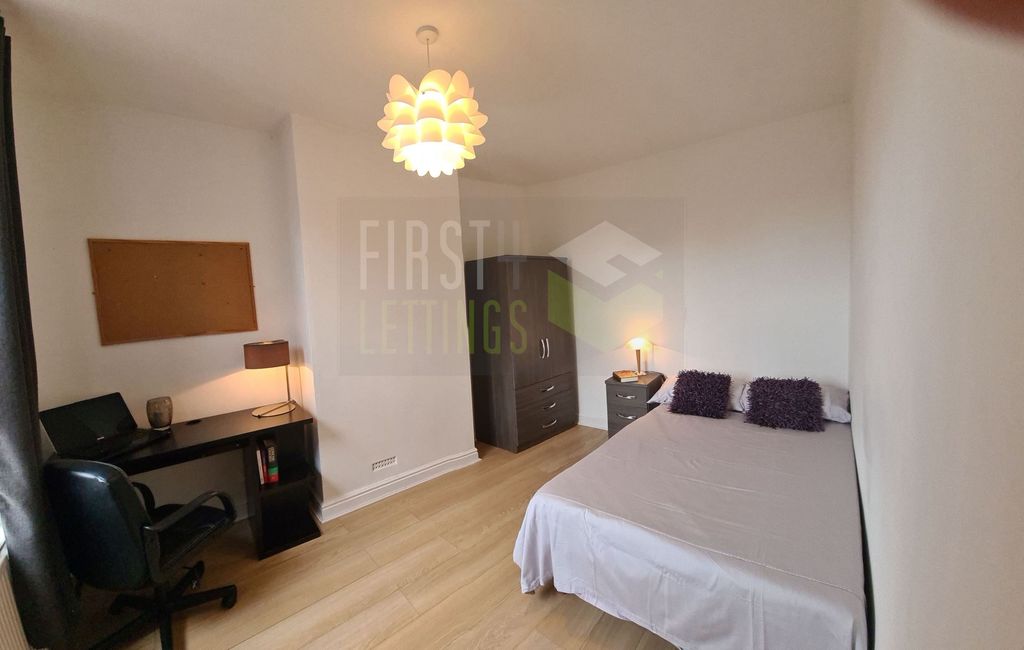 Property photo 2 of 6 Photo 1