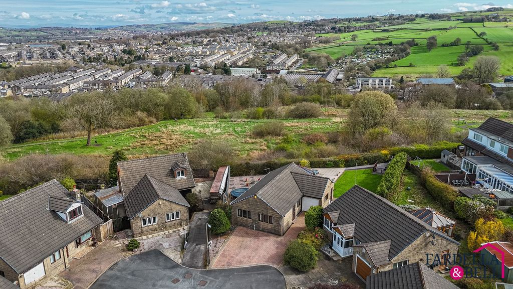 Property photo 2 of 20