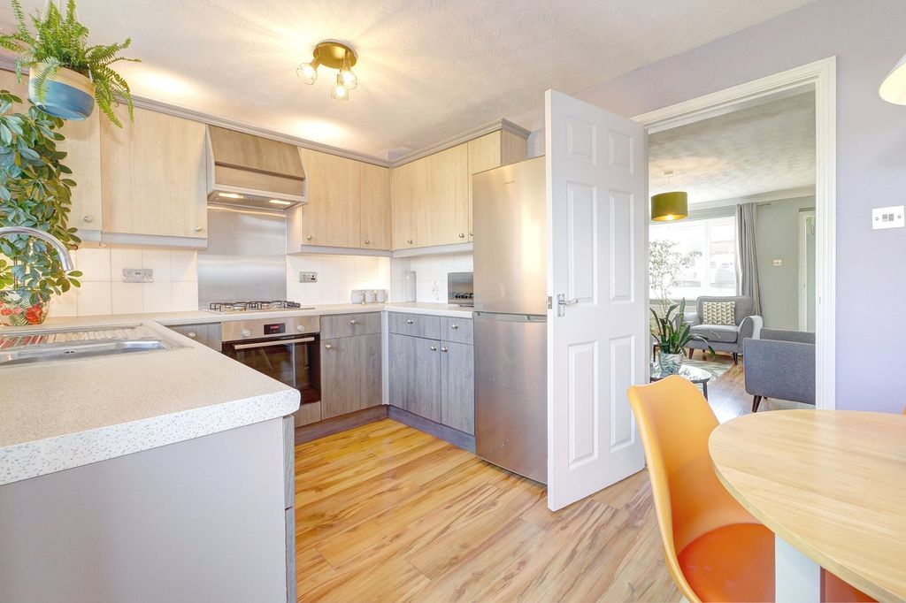 Property photo 2 of 38