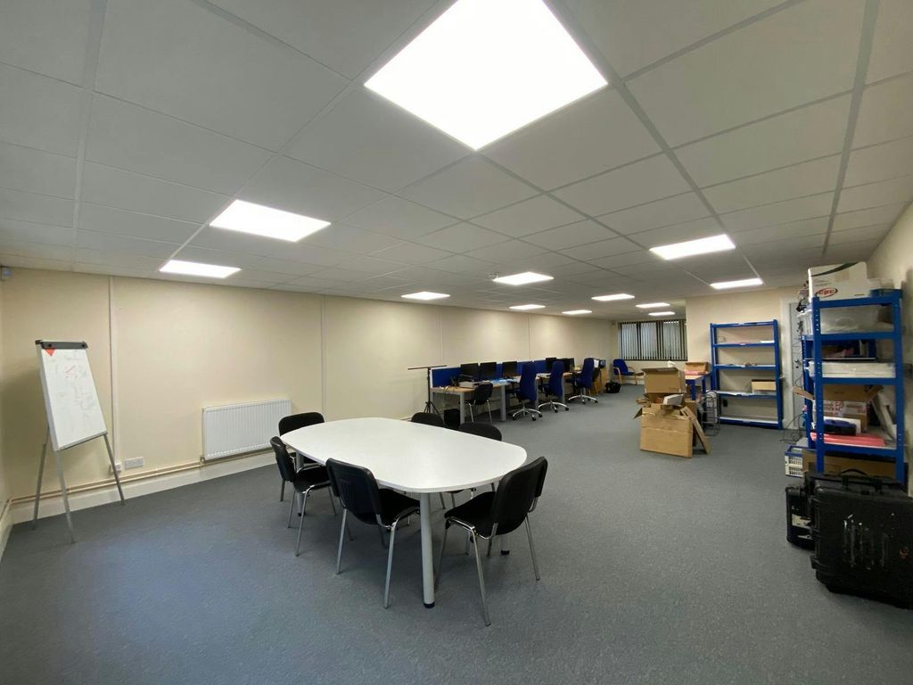 Property photo 3 of 5 E94cd25B81684862Ac9Bc1279E066922.Jpg