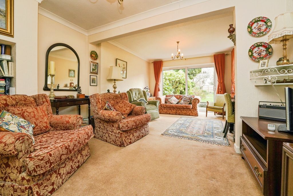 Property photo 2 of 17 Living Room