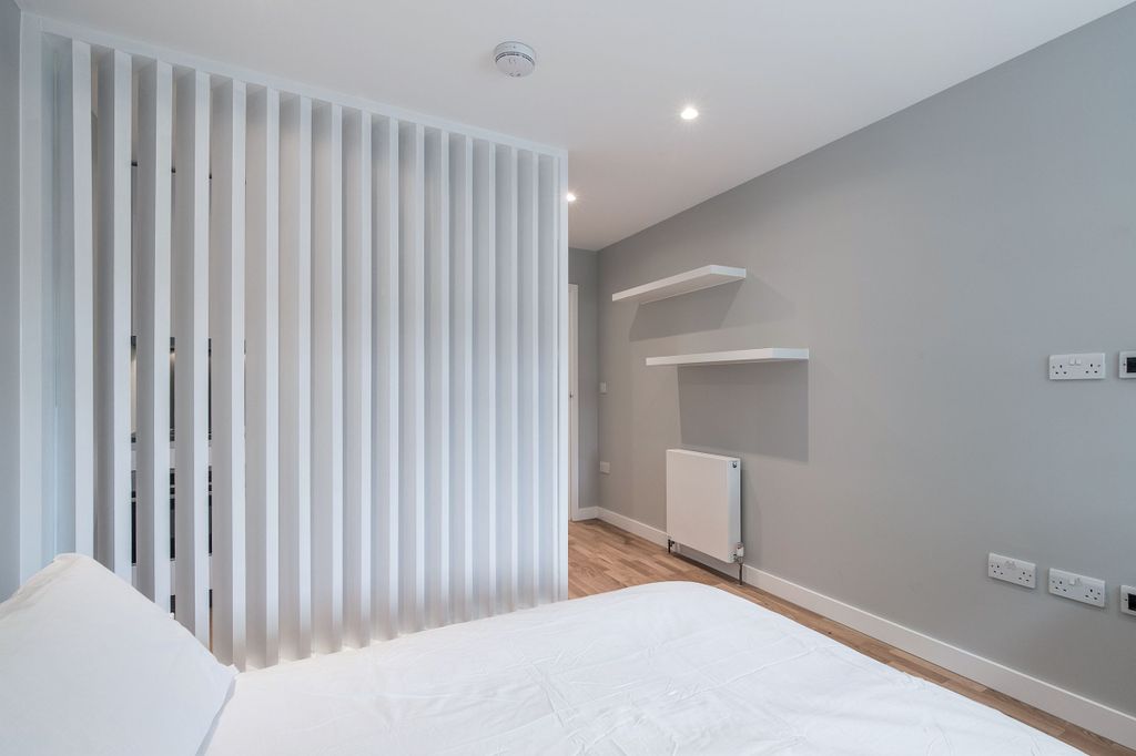 Property photo 3 of 10 Bedroom