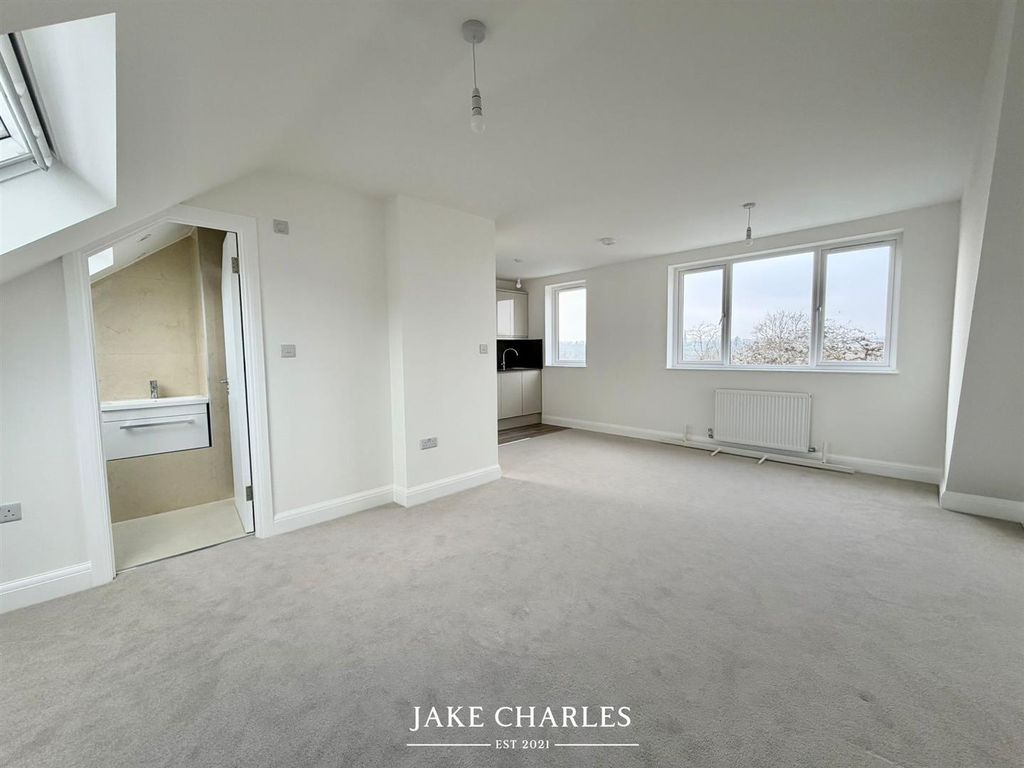 Property photo 2 of 13 9E5Bec48-838B-492E-99Cf-3Ca6Cb687Be6.Jpg