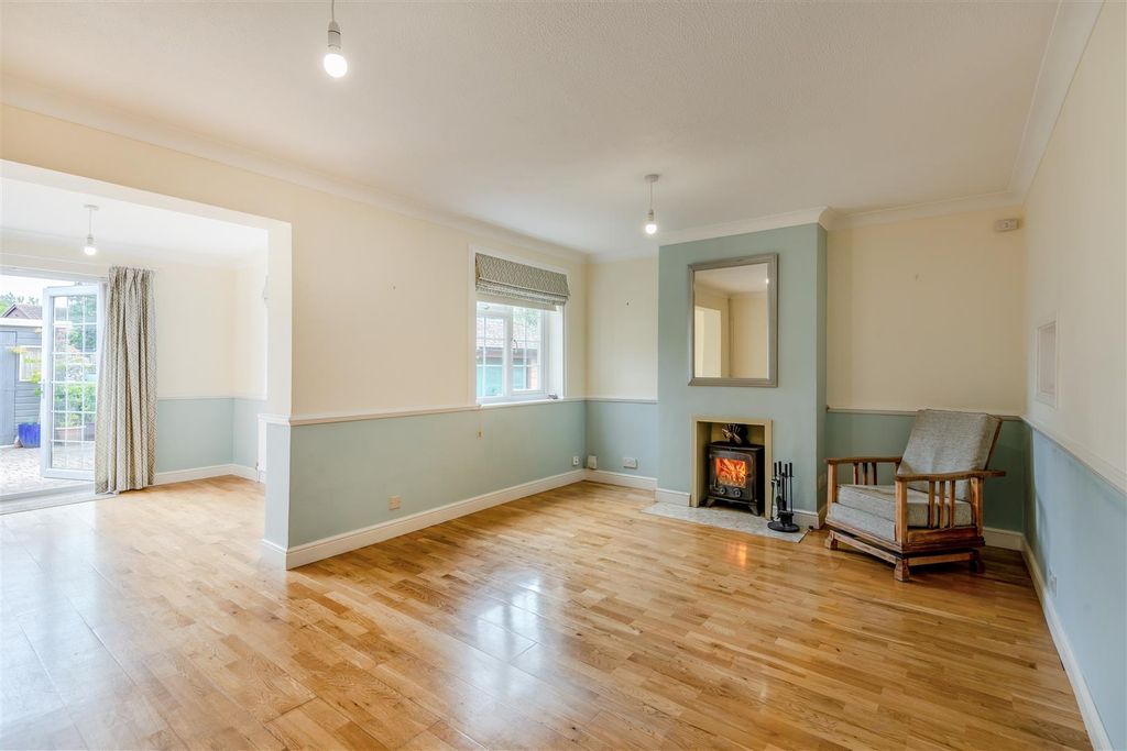 Property photo 3 of 16 8658190-Interior09.Jpg