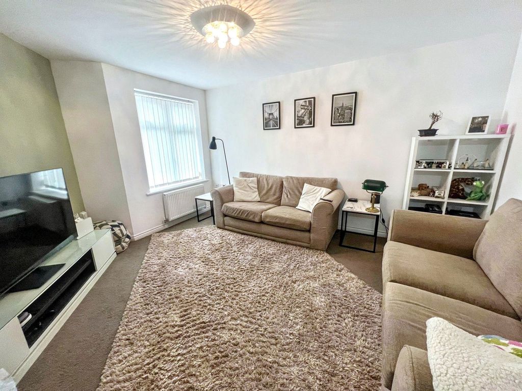 Property photo 2 of 5