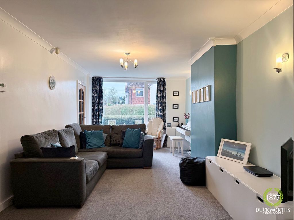 Property photo 2 of 28