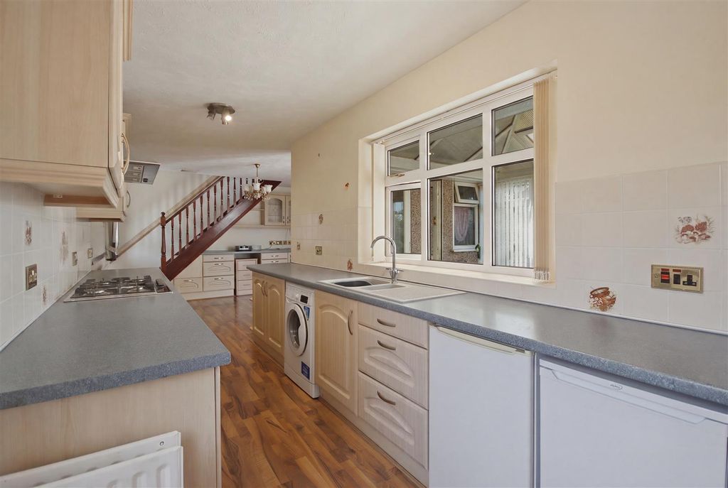 Property photo 2 of 19 Dining Kitchen