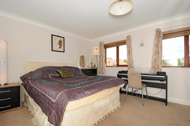 Property photo 3 of 10 Bedroom