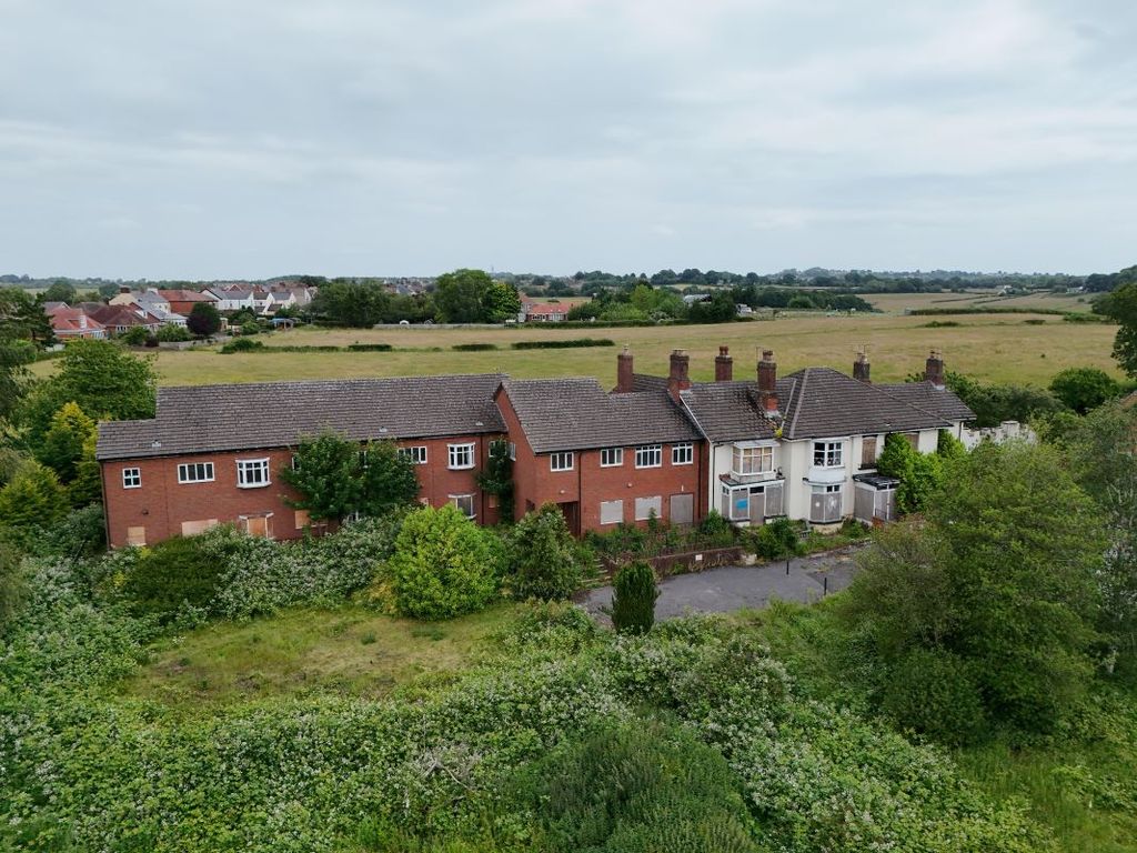 Property photo 3 of 33