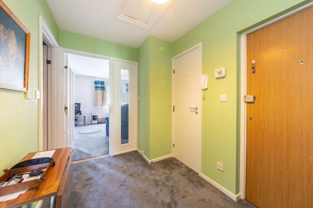2 bed flat for saleLinacre Close, Didcot OX11 photo 4