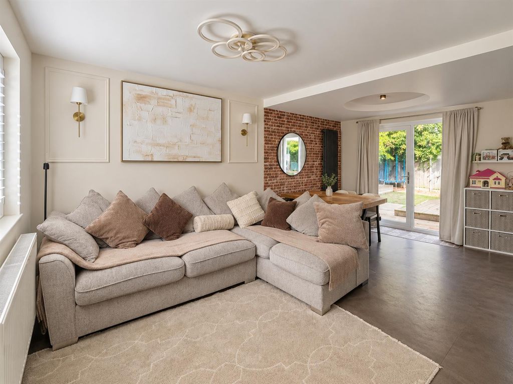 Property photo 2 of 13 d3E2Feb6-1E8d-4Bd6-A939-c8620Cf5E17B.Png