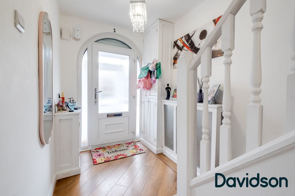 Property photo 3 of 25