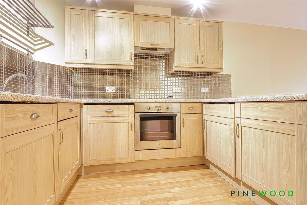 Property photo 3 of 18 Kitchen/Living Room