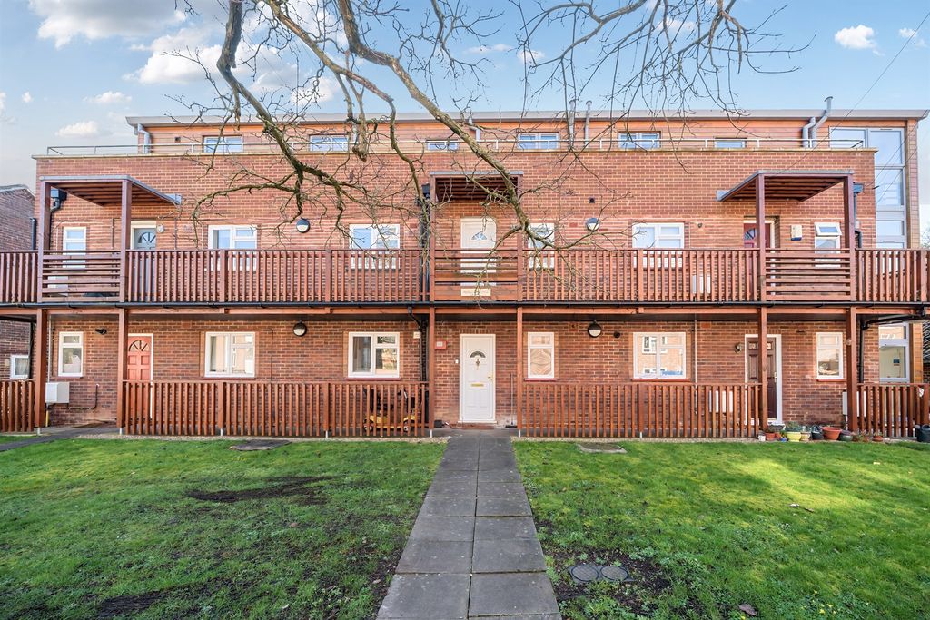 Property photo 1 of 12